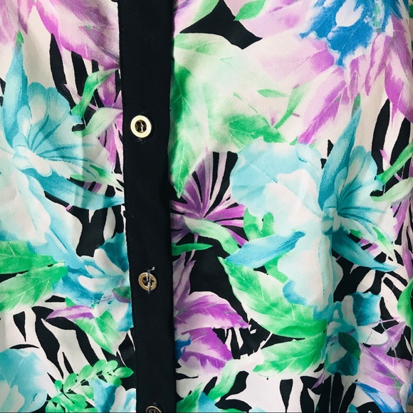 Forever21 • Floral Print Blouse w/ Keyhole Back - Picture 4 of 5